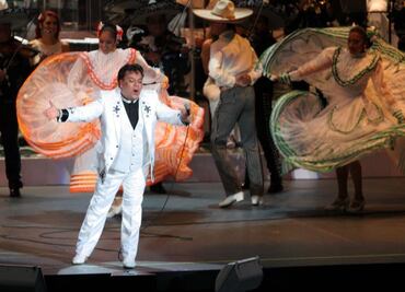 Homenaje a Juan Gabriel supera precios de Björk y Justin Bieber