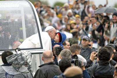 Buscan más voluntarios por visita del Papa