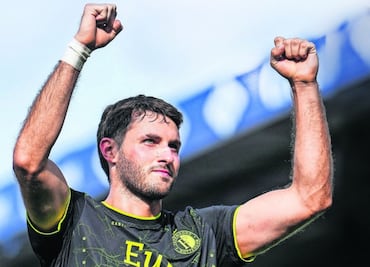 Santiago Giménez es elogiado por una leyenda del Feyenoord; pide que lo retengan