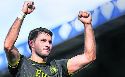 Santiago Giménez es elogiado por una leyenda del Feyenoord; pide que lo retengan