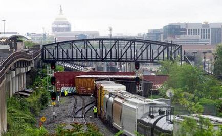 Train derails in Washington D.C., leaks hazardous chemical
