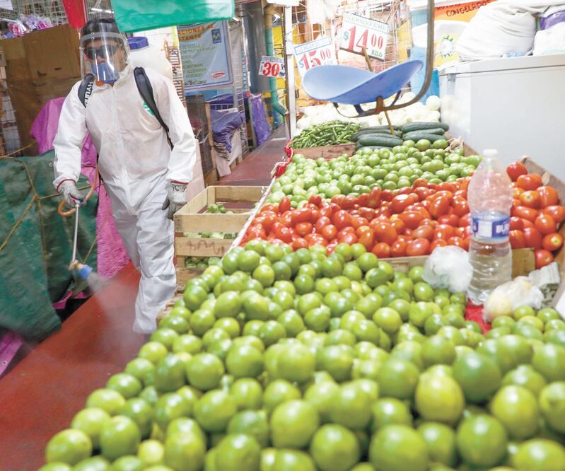Analistas calculan que desaparecerán 100 mil millones de dólares de demanda por la caída de inversión y el consumo en la economía mexicana. Foto: DIEGO SIMÓN. EL UNIVERSAL