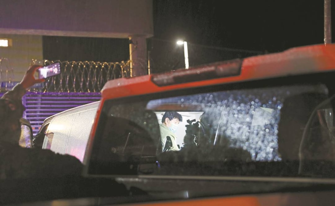 En un vehículo blindado fue trasladado Rafael Caro Quintero al penal de máxima seguridad de El Altiplano, lugar en el que esperará que la autoridad le fije fecha de audiencia. Foto: Jorge Alvarado/EL UNIVERSAL