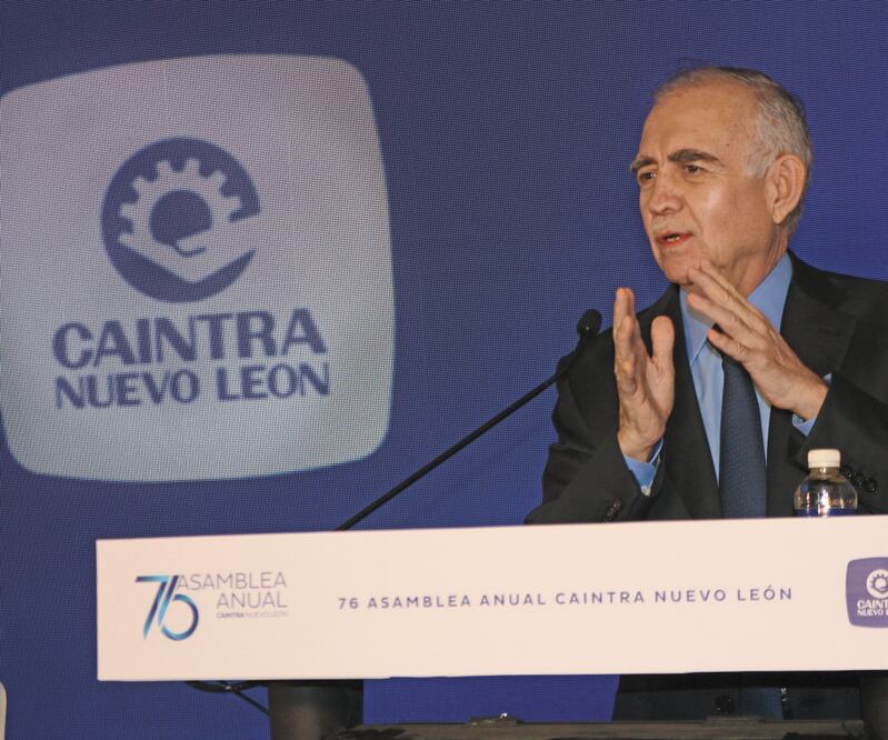 Alfonso Romo dijo durante el informe anual de la Caintra que se necesitan precios competitivos de la energía, porque se paga hasta 50% más que en Estados Unidos. CORTESÍA