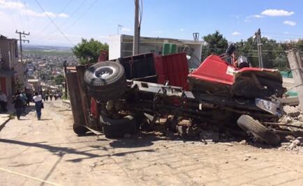 Tow truck rolls over and hurts ten in the State of Mexico