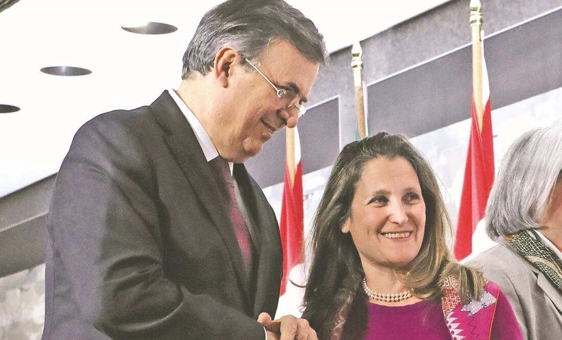 Encuentro. Marcelo Ebrard y Chrystia Freeland coincidieron en que se vislumbra una buena etapa en la relación México-Canadá. (REUTERS)