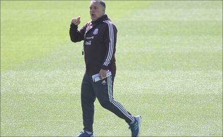 'Tata' Martino trabaja con los jóvenes en el CAR