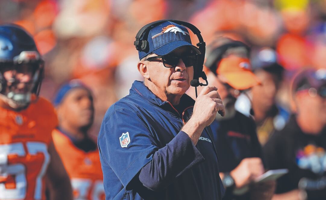 El coach lleva a los Broncos con tres ganados y tres perdidos. Foto: de David Zalubowski. AP