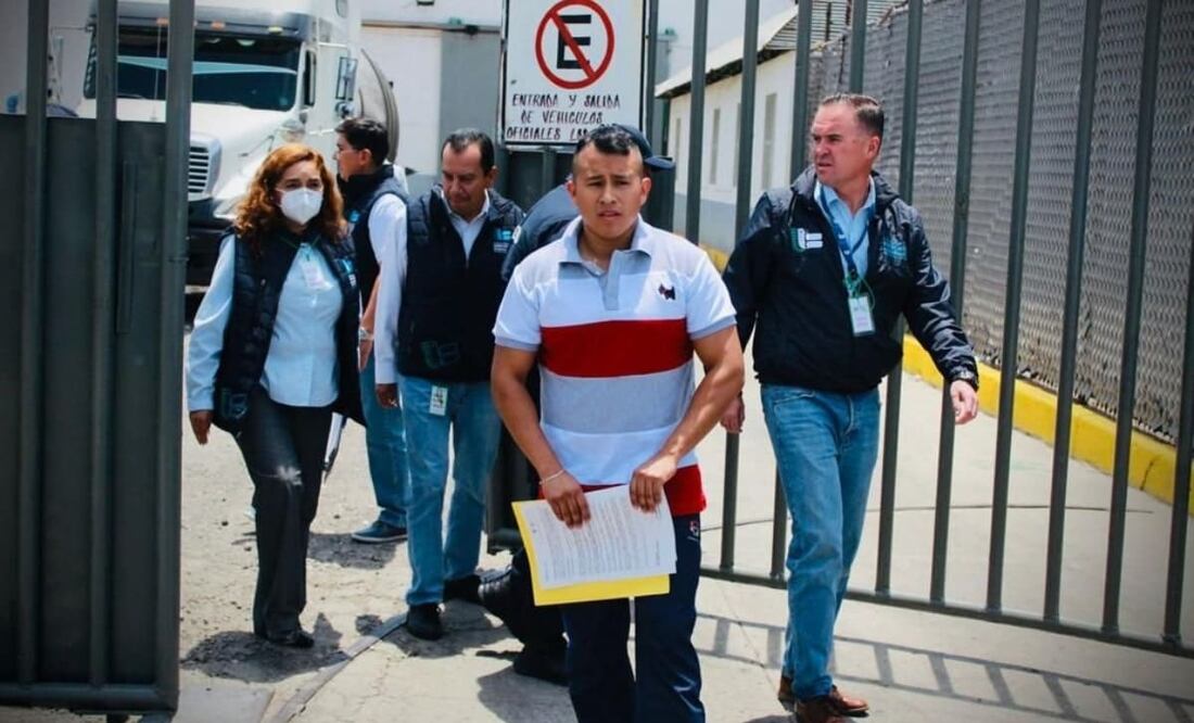 Raúl “N”, obtiene una segunda oportunidad de vida y sus familiares acudieron al penal para recibirlo, así como personal de la Codhem. Foto: Especial