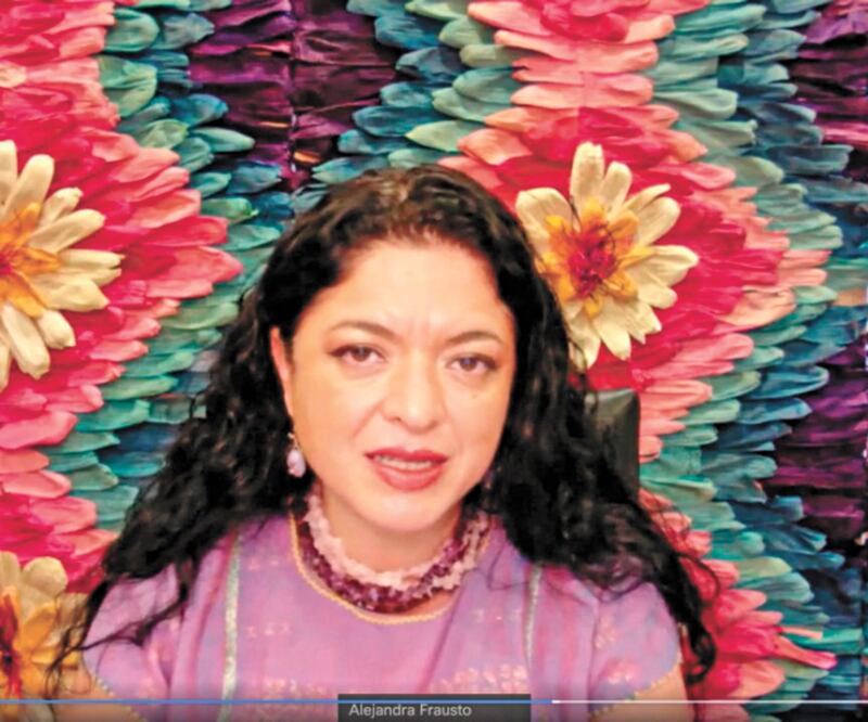 En conferencia, Alejandra Frausto anunció apoyos para incentivar la creación artística. Foto: Especial