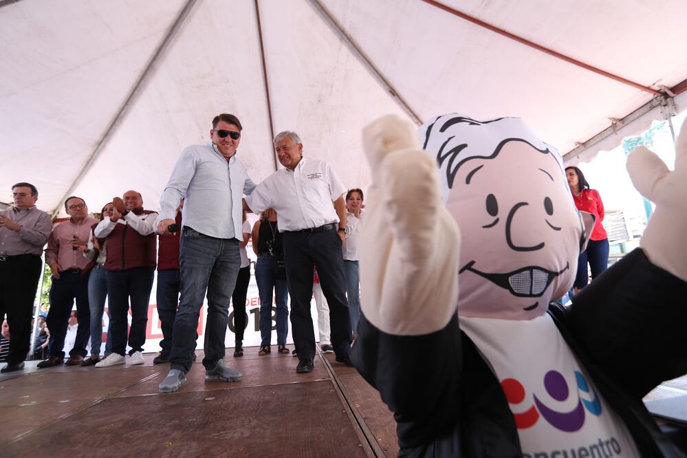 El edil Hugo Bravo Hernández señaló que no se arrepiente de haber recibido al candidato de Morena y dijo que lo volvería a hacer con cualquiera (Foto: Valente Rosas / EL UNIVERSAL)