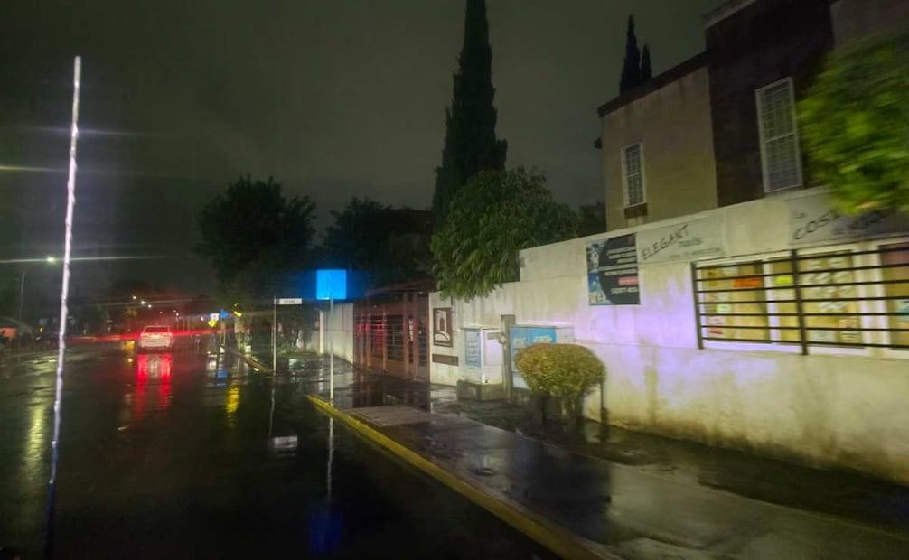 Desborde del río San Martín en Chalco. Foto: Especial