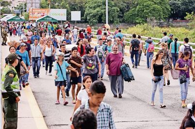 Más de 100 mil venezolanos se abastecen en Colombia