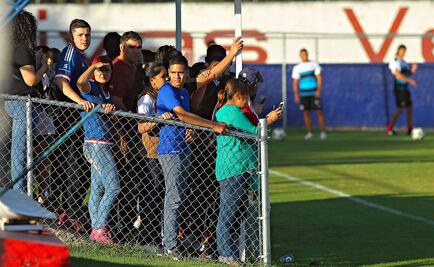 Chivas recibe el cálido grito de la afición