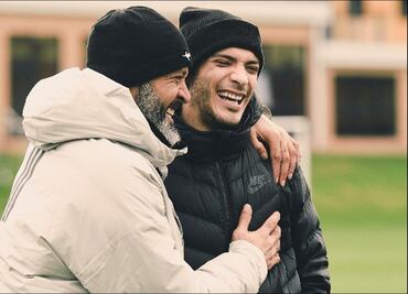 Raúl Jiménez reaparece en entrenamiento de los Wolves