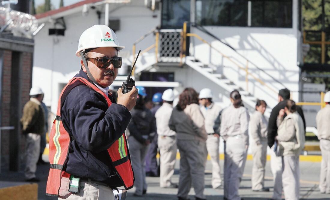 Para el personal sindicalizado, que actualmente asciende a casi 119 mil empleados, el tabulador está considerado en el Contrato Colectivo de Trabajo (ARCHIVO EL UNIVERSAL)
