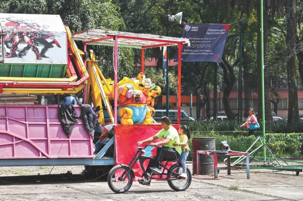 La demarcación Benito Juárez, a cargo del edil panista Satiago Taboada, dio a conocer que los dueños de las ferias ubicadas en el Parque de los Venados y en la Narvarte no tienen los permisos necesarios para operar. DIEGO SIMÓN SÁNCHEZ. EL UNIVERSAL