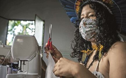De artesanías a cubrebocas, así sobreviven indígenas del Amazonas