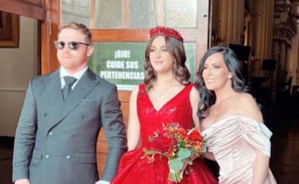 El Canelo Álvarez acompaña a su hija en la celebración de sus XV años 