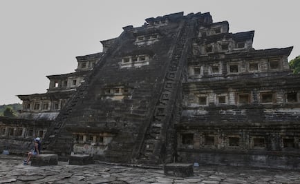Ubican vestigios y un entierro en San Lorenzo Tajín