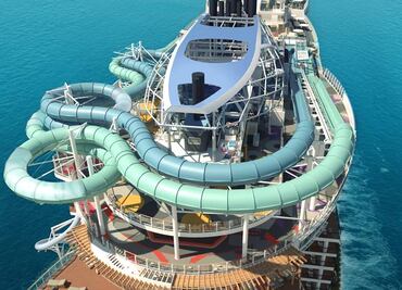 Así es la primera montaña rusa híbrida en un crucero