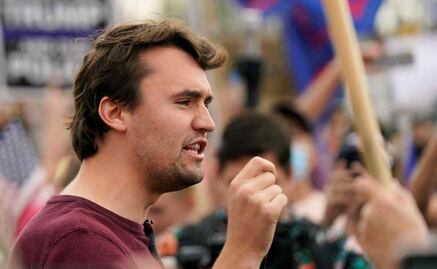 Ultraderecha clama "guerra" tras asesinato de Charlie Clark; demócratas critican violencia