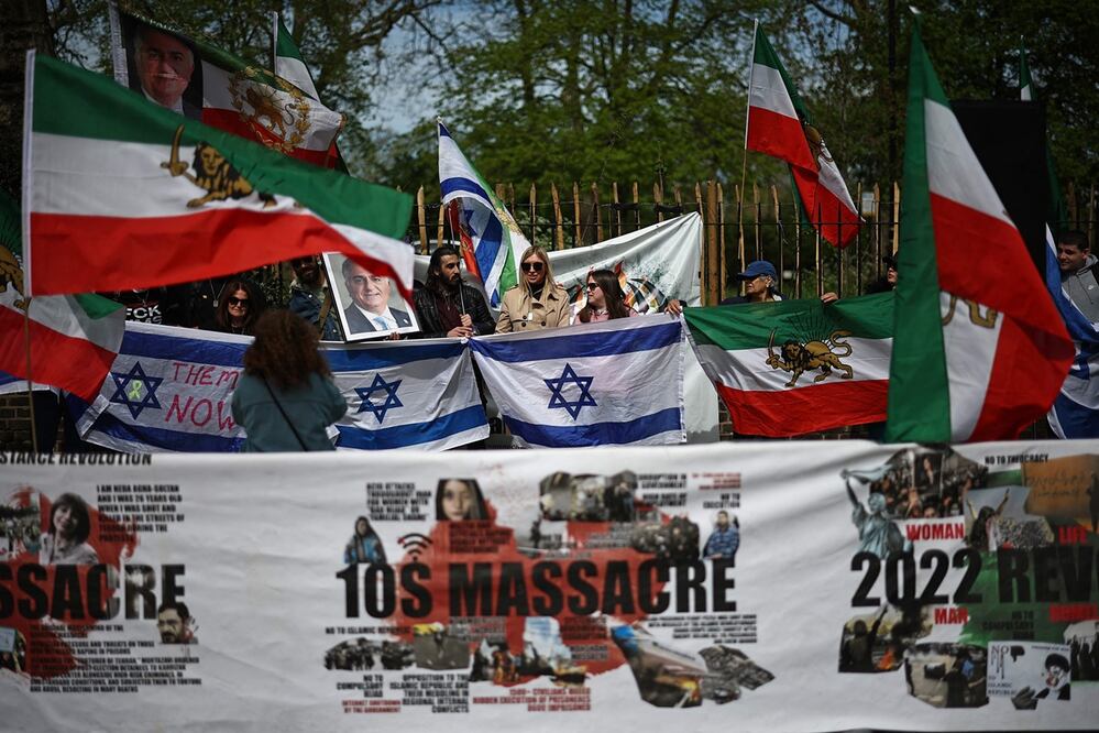 Una manifestación antiiraní frente a la embajada de la República Islámica, en Londres. Foto: AFP