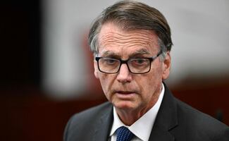 Bolsonaro reafirma a su hijo como candidato presidencial en 2026 en una carta desde cárcel