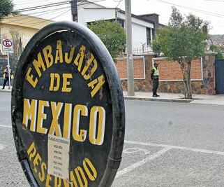 Denuncian contagios de Covid en embajada