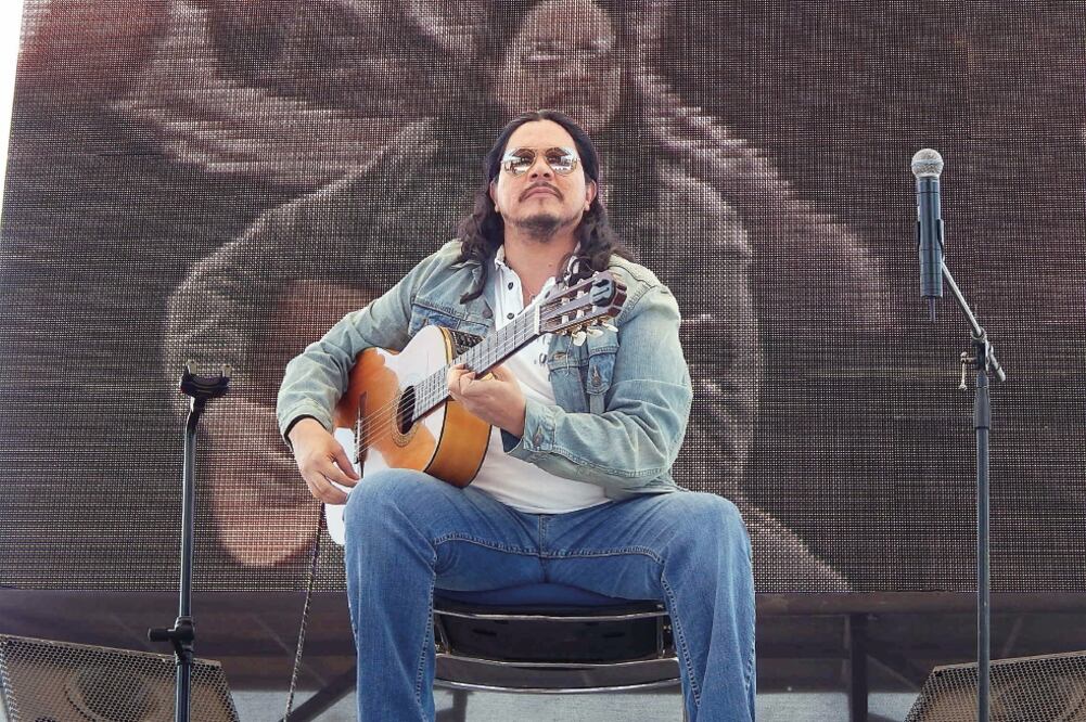 El músico lanzó su propia línea de guitarras que cuenta con 12 modelos (ARCHIVO EL UNIVERSAL)