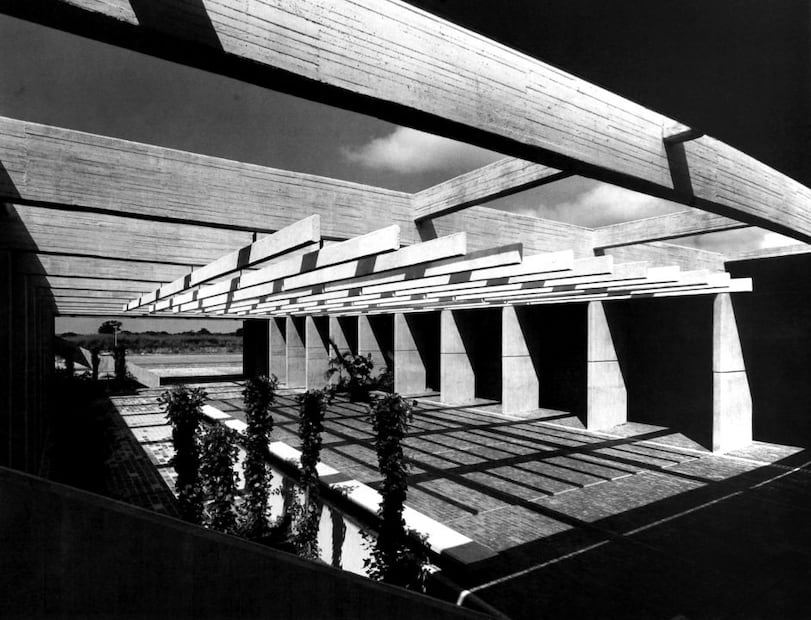 IMAGEN DEL LIBRO "TEODORO GONZÁLEZ DE LEON. OBRA REUNIDA". IMAGEN DE ESCUELA DE DERECHO DE LA UNIVERSIDAD DE TAMAULIPAS