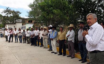 Pide AMLO rectificar y aclarar lo sucedido a los 43