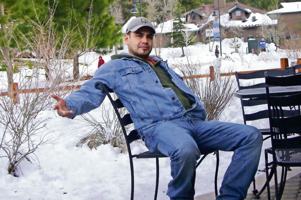 Enrique Rodríguez Pérez regresó hace unos meses de Los Ángeles. Él vivió ocho años y medio en Estados Unidos como trabajador del campo, ese tiempo radicó ahí sin documentos (CORTESÍA)