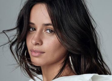 Camila Cabello enciende las redes al lucir bikini animal print