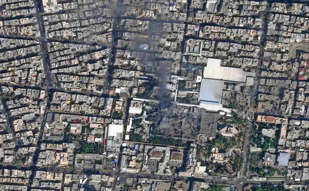 El ataque contra el complejo del líder supremo iraní. Foto: AP