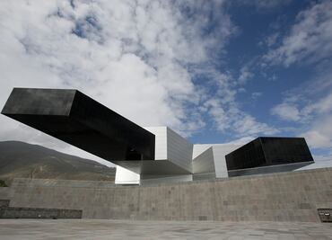 Dejan en abandono joya arquitectónica que desafía la gravedad