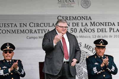 Banxico llevará billetes a zonas de desastre, dice Carstens