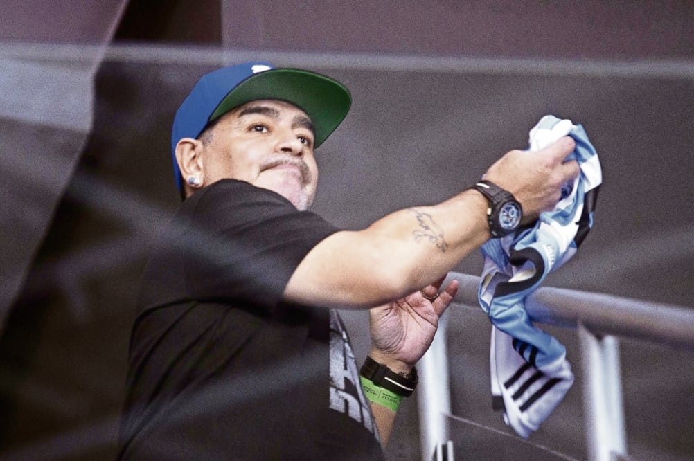 Maradona recibió la noticia en Zagreb, donde asistió a la Copa Davis. (FOTO: ANTONIO BAT. EFE)