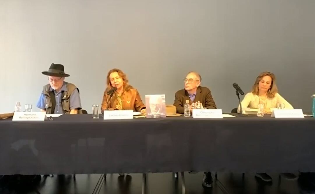 "Lápices para David Huerta" es un homenaje en torno al poeta que se lleva a cabo en el Antiguo Colegio San Ildefonso. Captura.