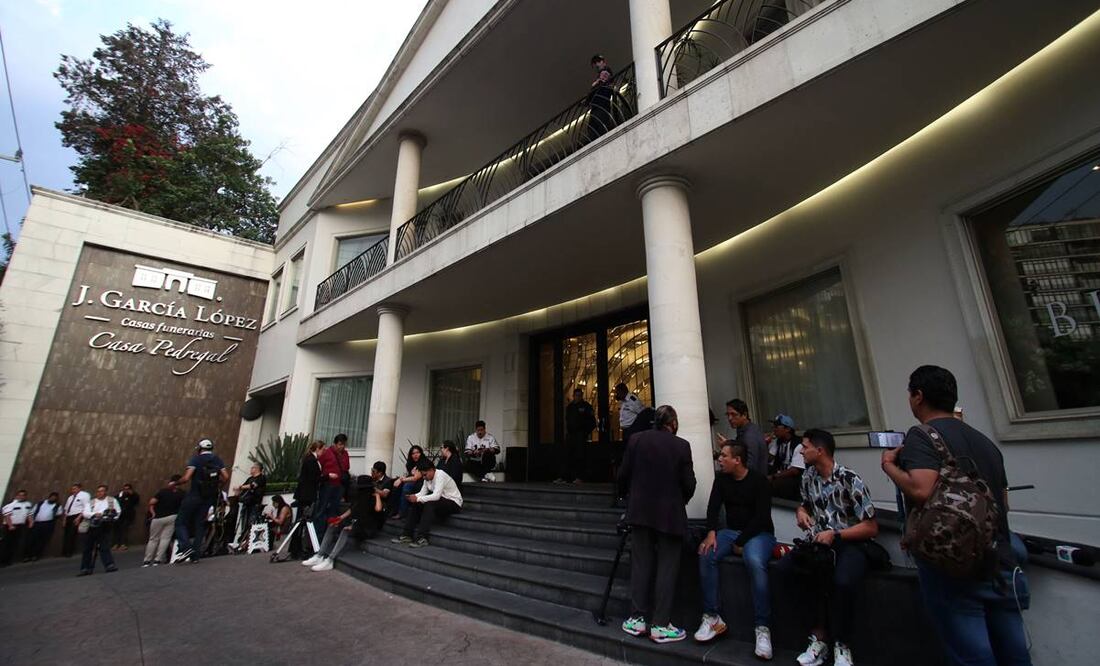 Funeraria J. García al Sur de la CDMX, donde son velados los restos del famoso actor y conductor "Chabelo". Foto: Carlos Mejía/ EL UNIVERSAL