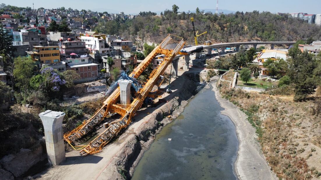 Lanzadora de dovelas en las obras del Tren Interurbano. Foto: Diego Prado