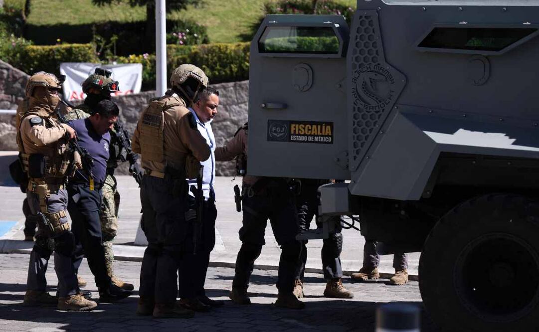 Operativo contra funcionarios municipales en Edomex lleva 7 detenidos. Foto: Arturo Hernández/EL UNIVERSAL