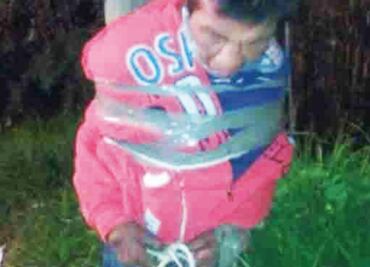 Golpean y atan a poste a ratero reincidente