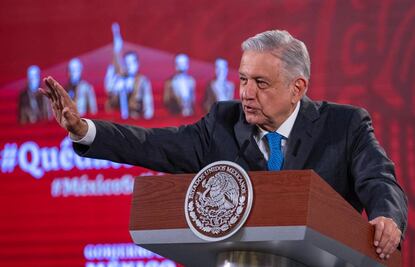 Volvería a saludar a la mamá de “El Chapo”, responde AMLO a Calderón