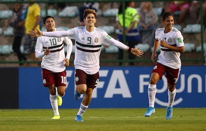 Gol del mexicano Santiago Muñoz, entre los mejores 10 del año, según FIFA