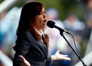 Investiga Argentina a Cristina Fernández por corrupción