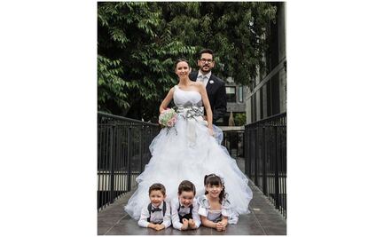 Andrea Torre y Pedro Ortíz de Pinedo celebran 10 años de casados