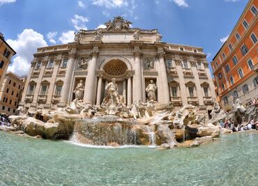 ¿Qué se hace con las monedas de las fuentes más famosas?