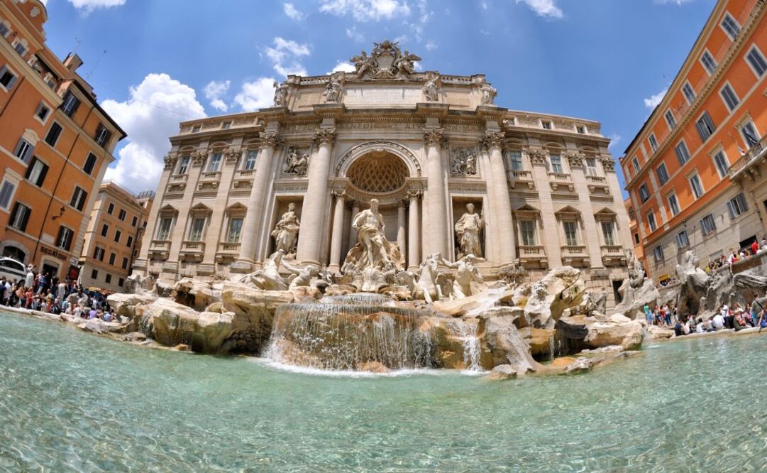 Las monedas lanzadas a la Fuente de Trevi son destinados a mantener asilos y comedores para los más necesitados de la ciudad. (Foto: Patrick Subotkiewiez)