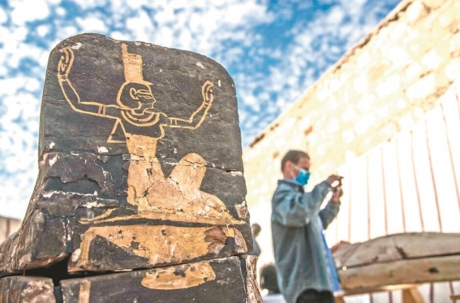 Hallan 50 sarcófagos entre los tesoros de Saqqara, en Egipto